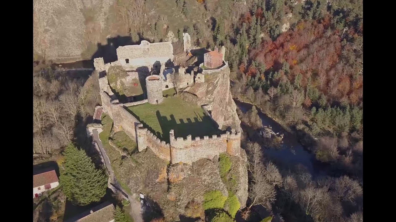 Arlempdes premier château de la Loire
