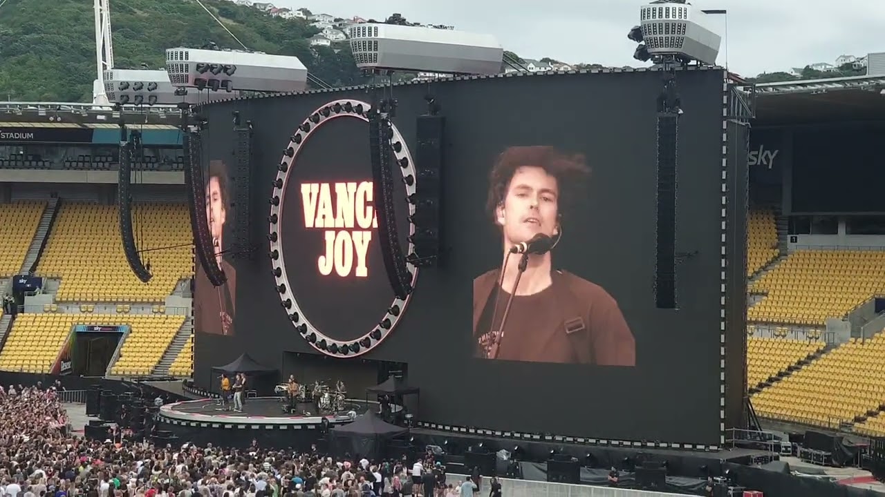 Riptide - Vance Joy in Wellington @ Ed Sheeran Loop Tour 21/01/2026