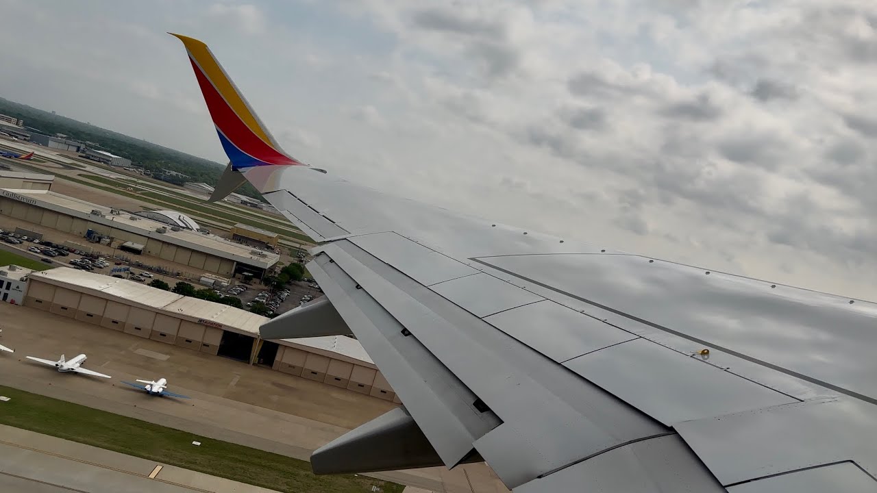 4K | Southwest Airlines Boeing 737-800 (N8565Z) Overcast & Windy Dallas Love Field Takeoff