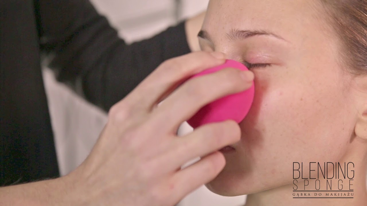 Jak nakładać podkład gąbką do makijażu Blending Sponge?