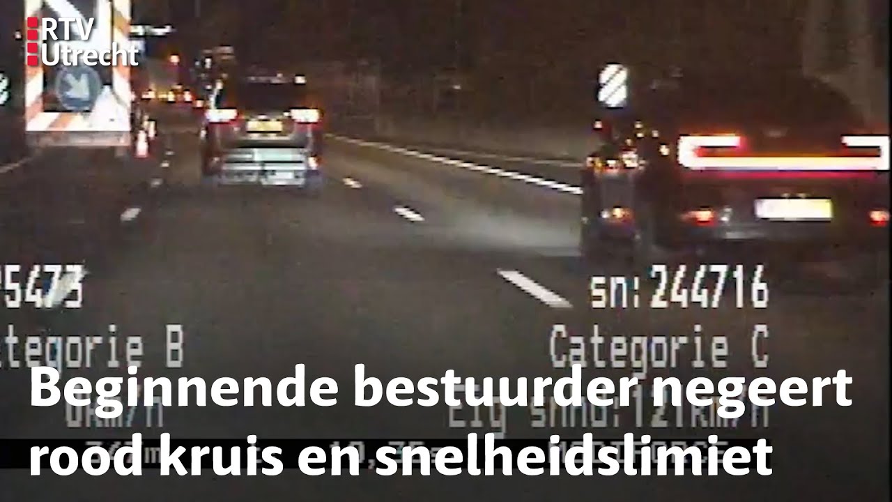 Verderop wordt aan de weg gewerkt maar daar lijkt de bestuurder lak aan te hebben | RTV Utrecht