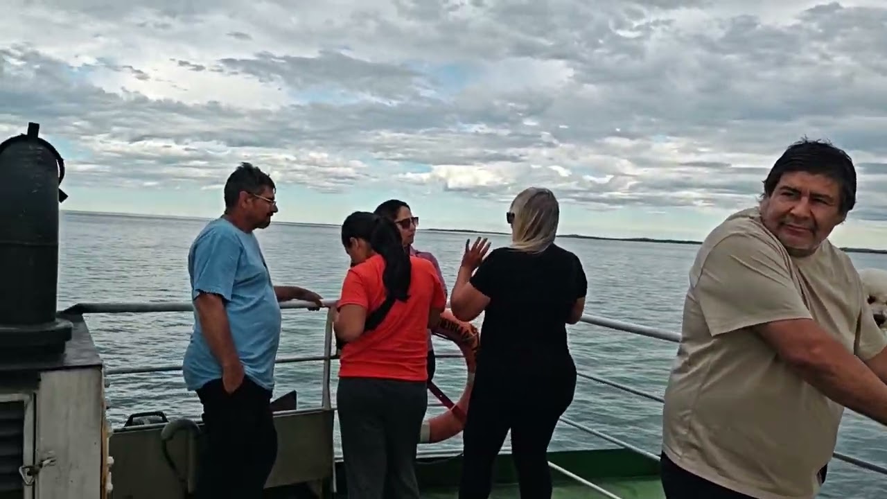 Saída de Rio Gallego. Travessia de fronteira do Chile e do Estreito de Magalhães. Caminho ao Ushuaia