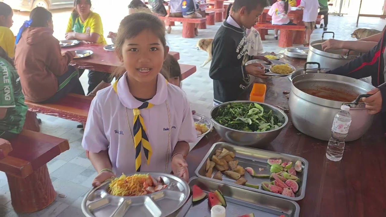 Vlog 203 🍜🍉 บะหมี่เหลืองหมูแดง ผักแน่น ๆปิดท้ายด้วยแตงโมหวานฉ่ำ + ขนมปิ๊บสอดไส้ 😋