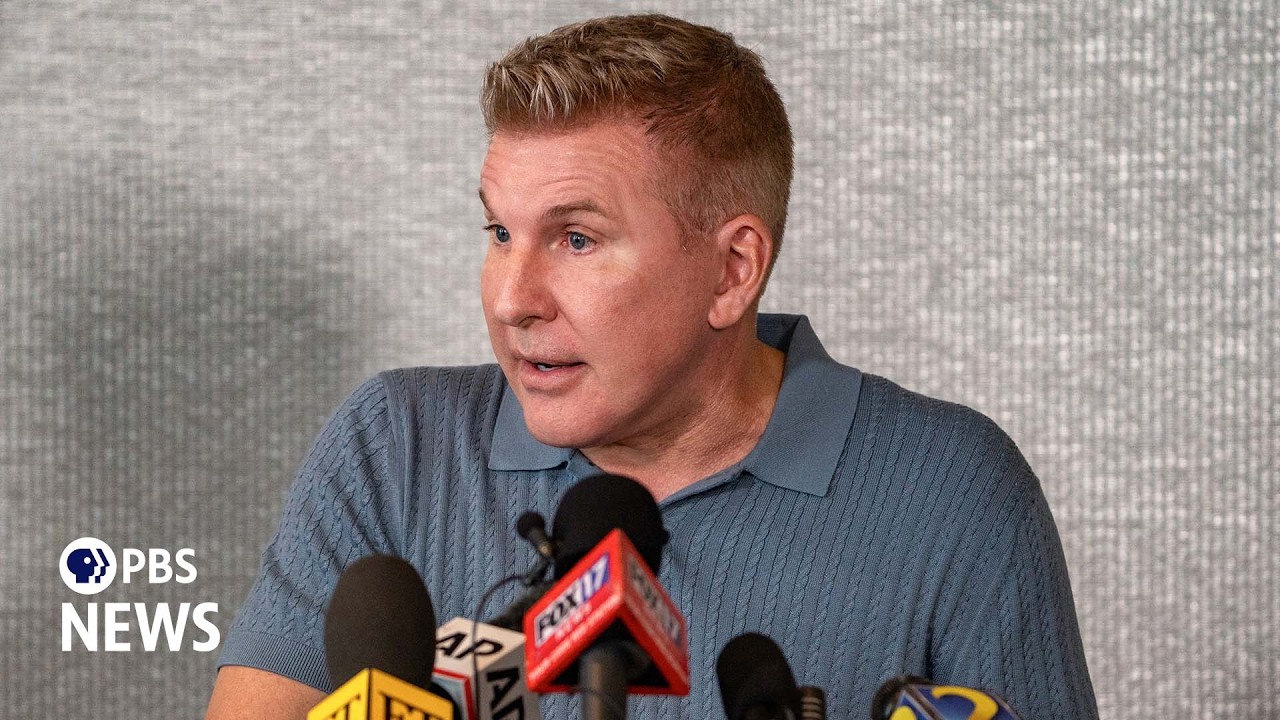 Смотрите прямую трансляцию: Тодд Крисли, звезда реалити-шоу, помилованный Трампом после осуждения...