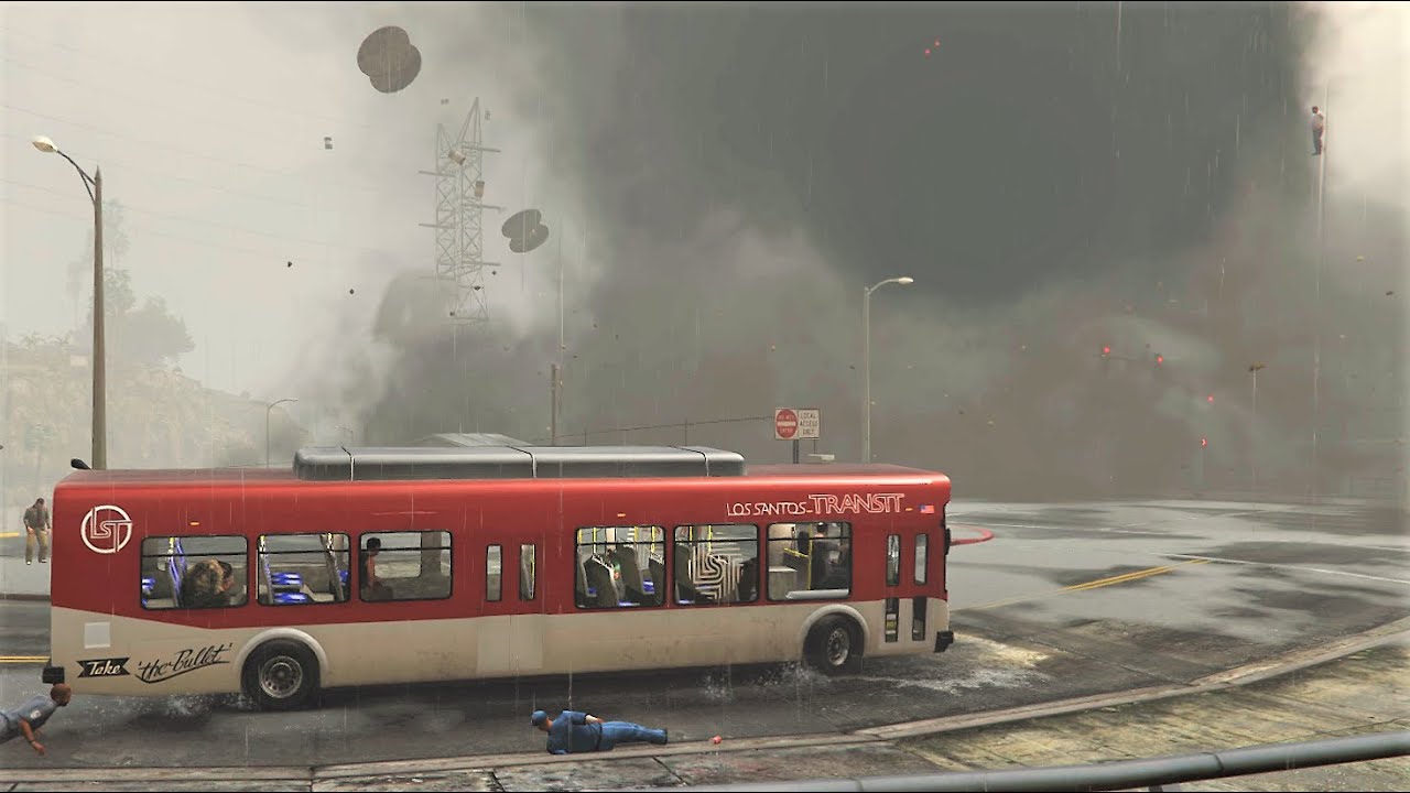 GTA 5 Tornado Destroys Los Santos!