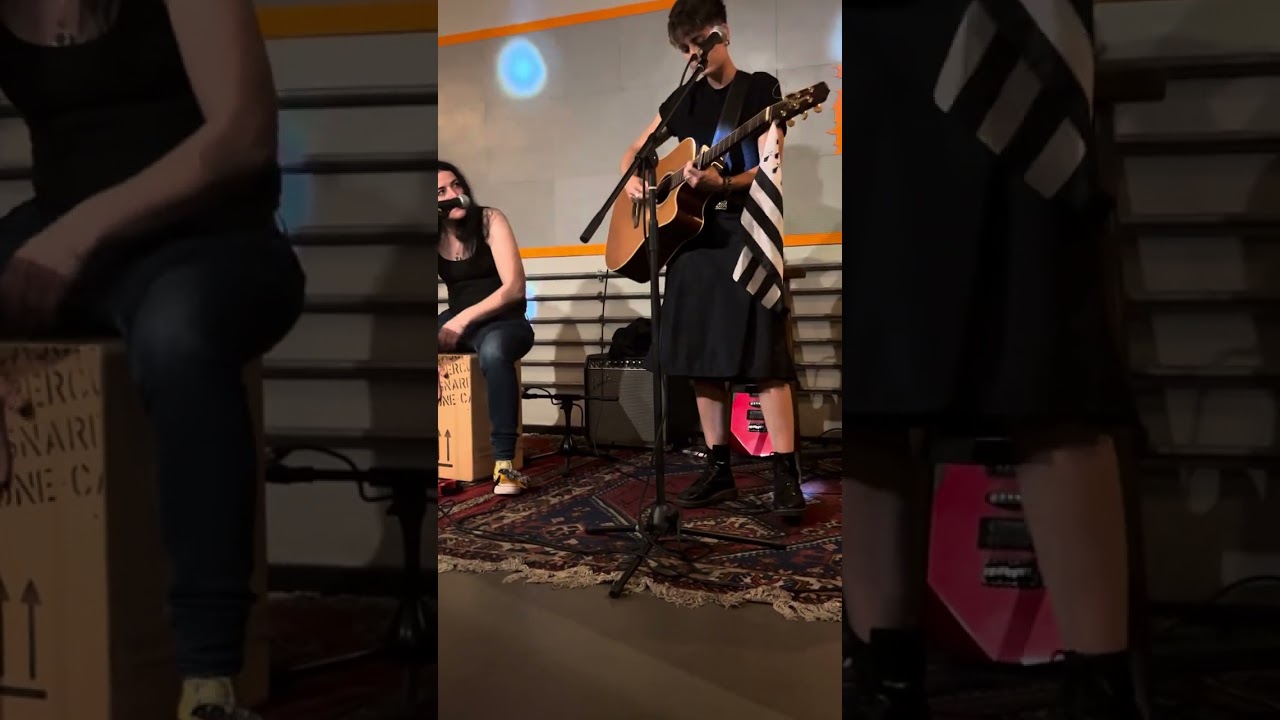 Chlo&eacute; &laquo;&nbsp;infime infini&nbsp;&raquo; live acoustic Luxembourg