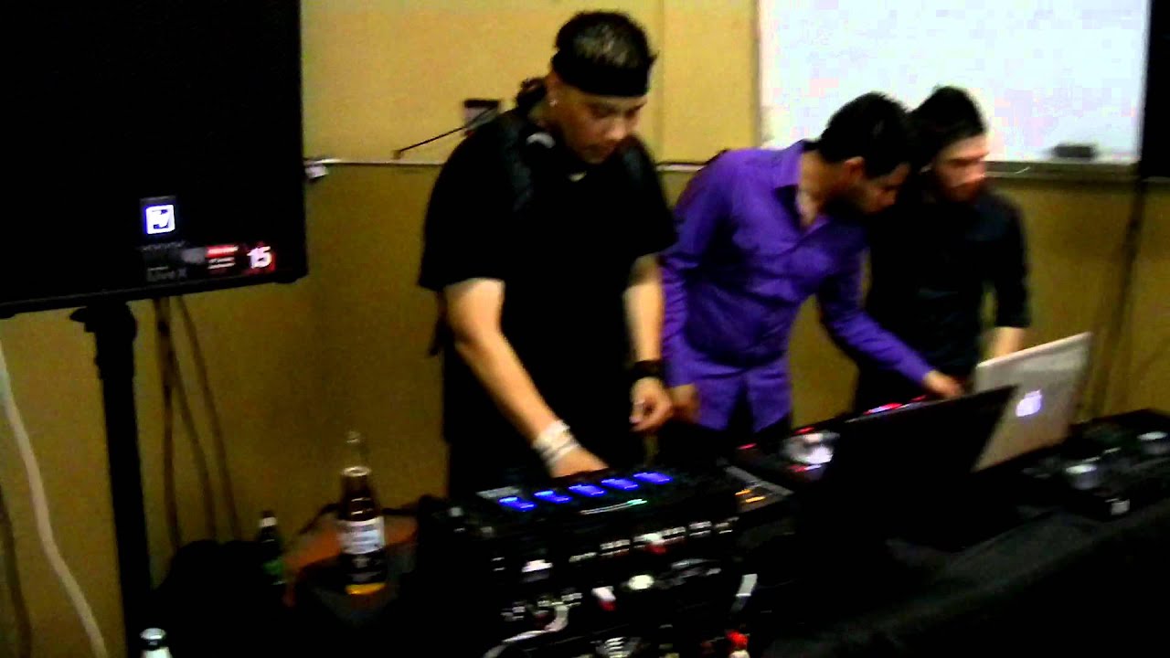 Electro Voice ELX power speakers ns6 traktor s2