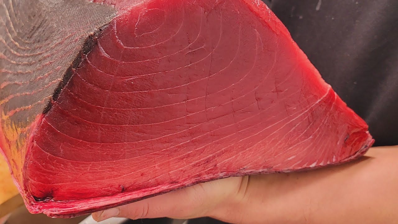 律丸の鮮魚販売🐟今日の魚介は「しぶとく売るよ、クロマグロ」です！！
