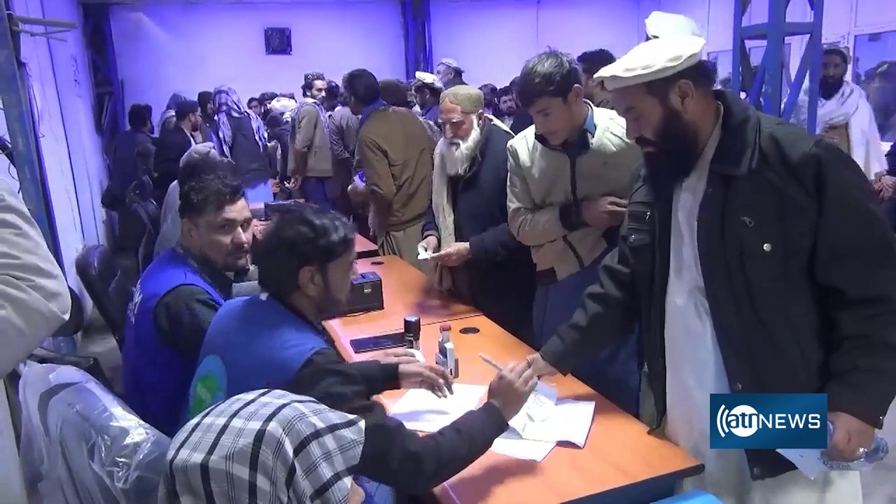 Officials and aid groups visit Torkham | سفر هیأت نمایندگان دولتی و نهادهای کمک‌درسان به تورخم