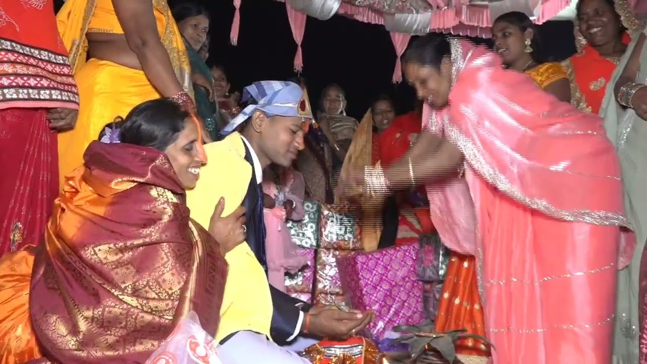 मामी का धक्का देने वाला रीत