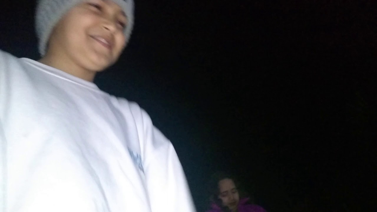 Fazendo fogueira e assando milho verde😜