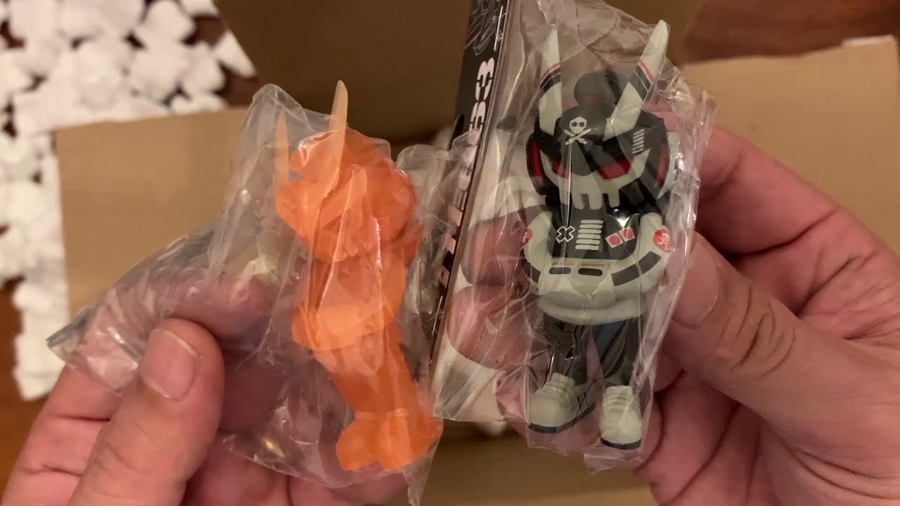 Unboxing of three TEQ63 Figures from I AM RETRO