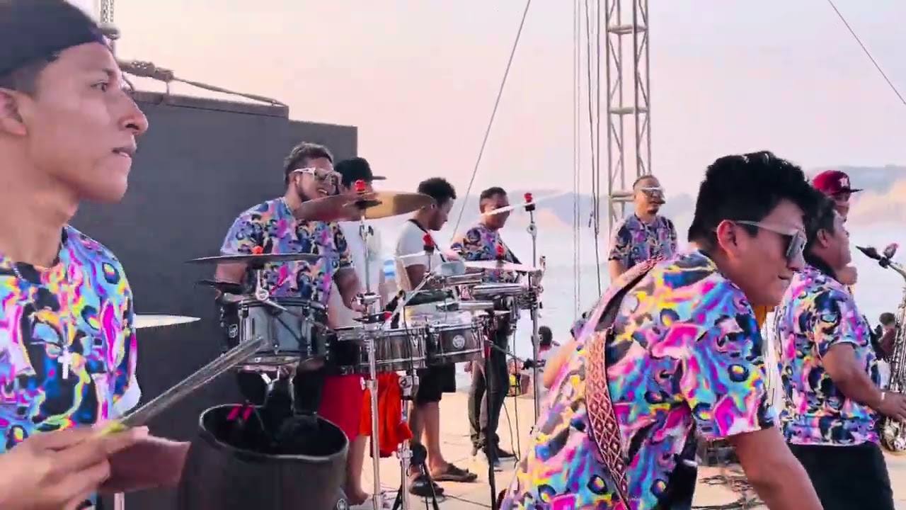 Así se bailan los diablos desde la playa de Punta Maldonado 