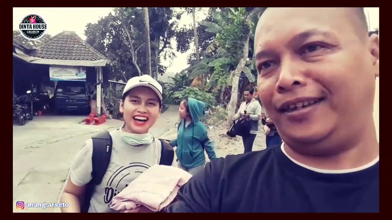 Gathering ke Pacitan bersama keluarga besar DINTA HOUSE etnic kostum
