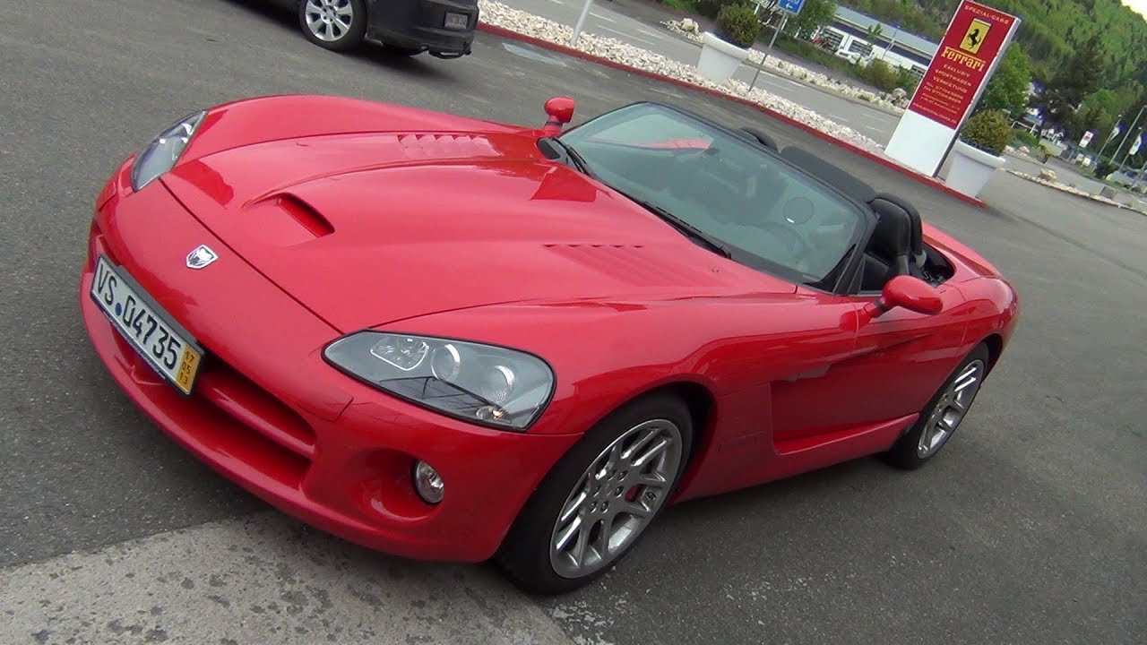 (HD) Dodge Viper SRT10 in Action !!