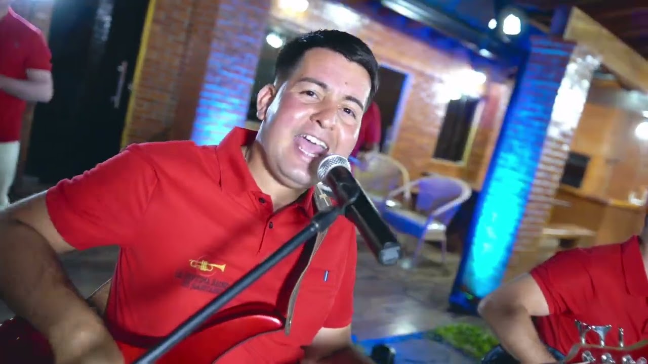 TUS BESOS - LA SÉPTIMA BANDA DE SANTANÍ (COVER AUDIO)