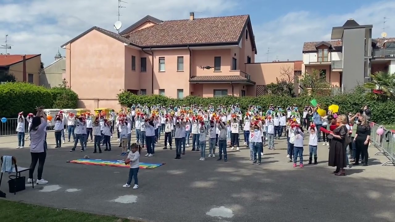 Flashmob scuola primaria “G.Marconi” Rho…. “Danziamo per la Pace”