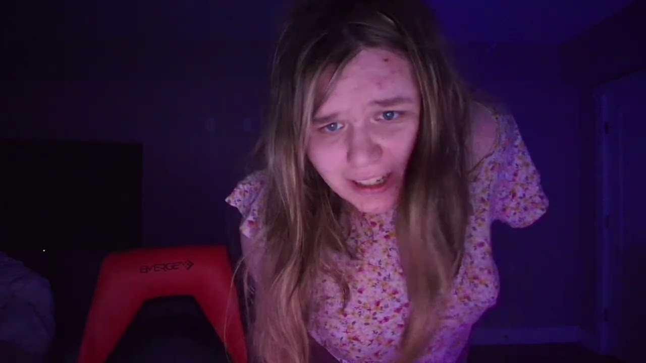 Rose Mulet - I'M IN A CRISIS (Official Music Video)