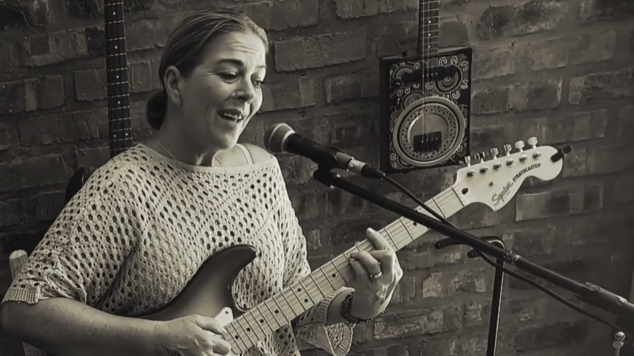 Just the way you are - Cover by Suzi Leigh