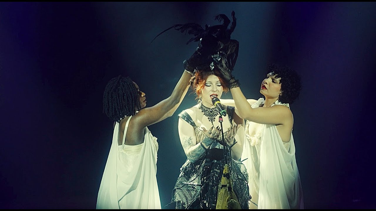 Lexxe and company perform Rhiannon at 1000 Stevies 2025