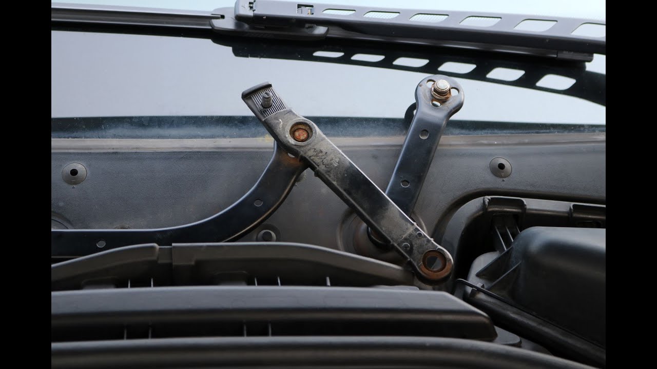 Right Wiper Arm Replacement on BMW 5 Series E60 | DIY