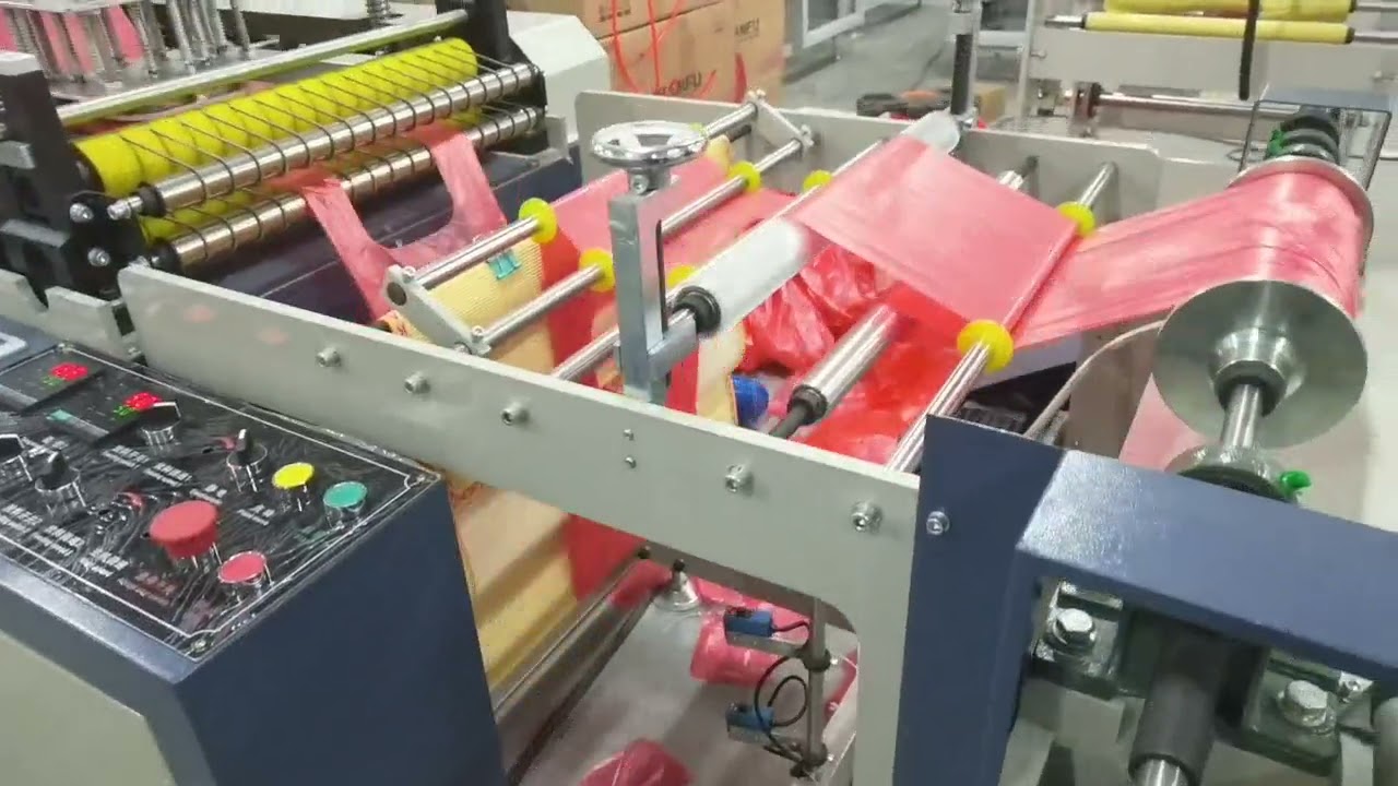2022 new type shopping t shirt bag on roll making machine