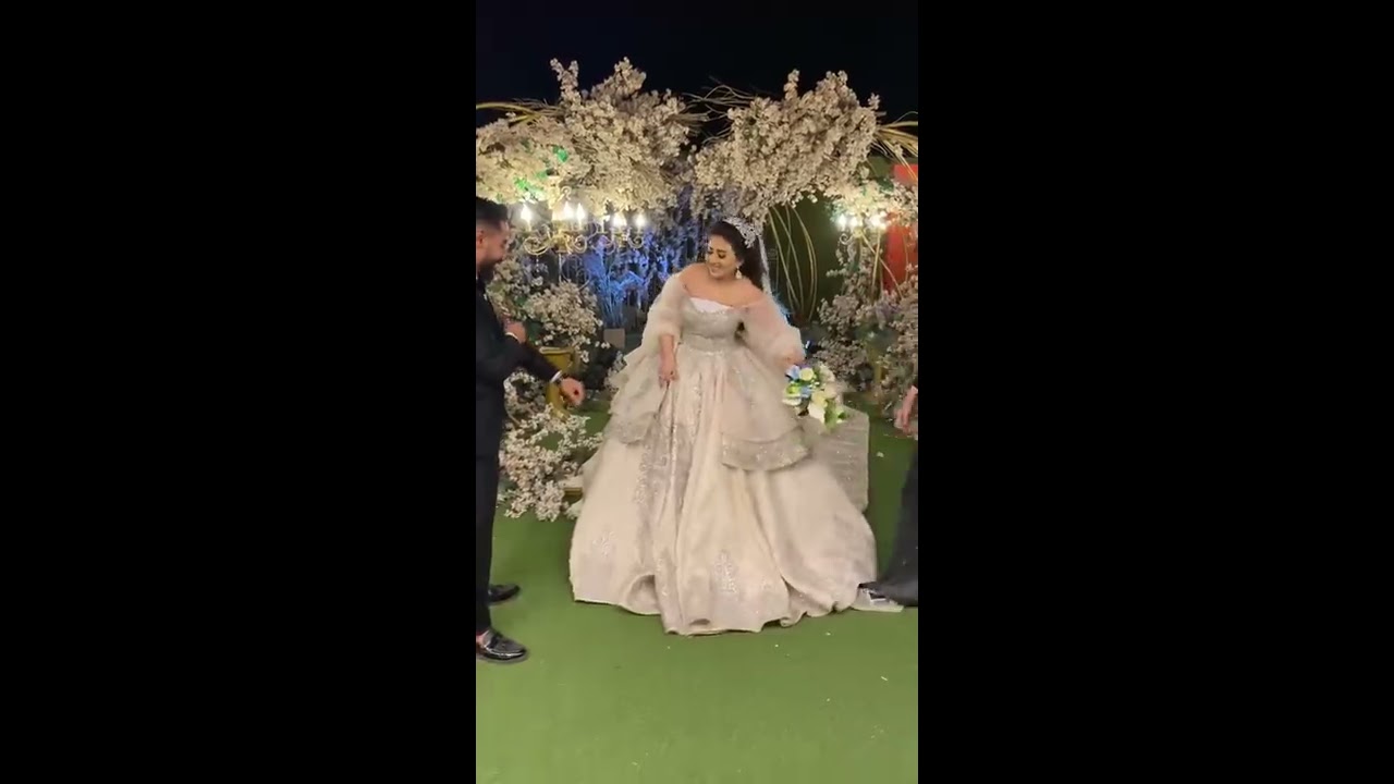 العروسه اغمي عليها والعريس باسها عشان يراضيها 😂❤️💃