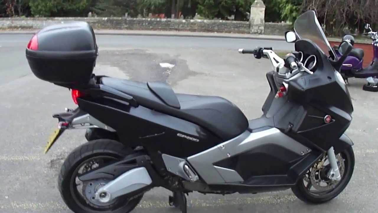 2011 GILERA GP800 GP 800 MAXI SCOOTER MOTORBIKE VGC NEW MOT & TAX FANTASTIC BIKE