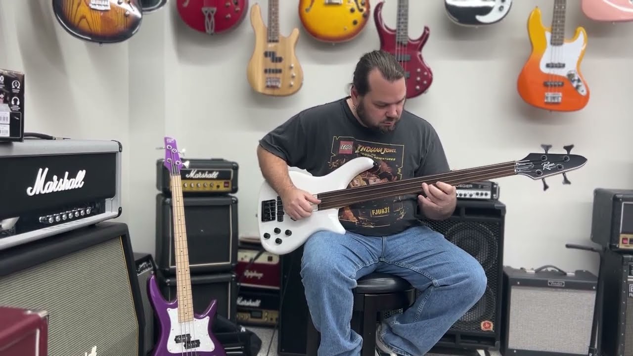 Cameron's Corner - Rogue Series3 Fretless Bass