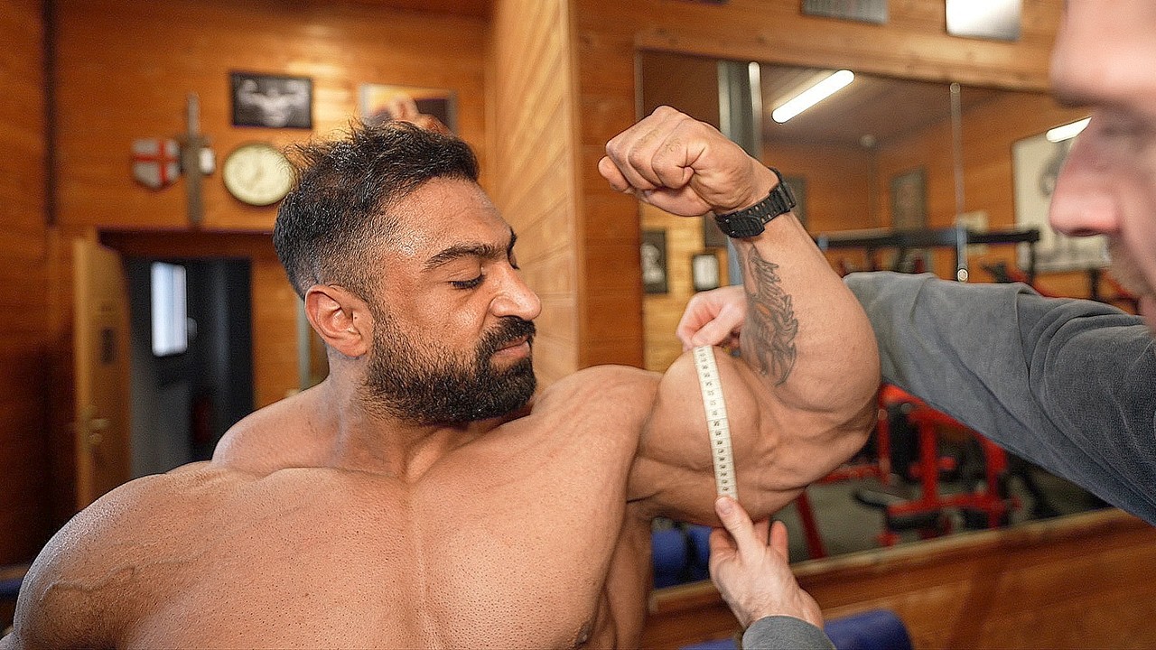 Der DICKSTE ARM in Deutschland? Moe war Arzt in Jordanien & macht jetzt Bodybuilding in Düsseldorf