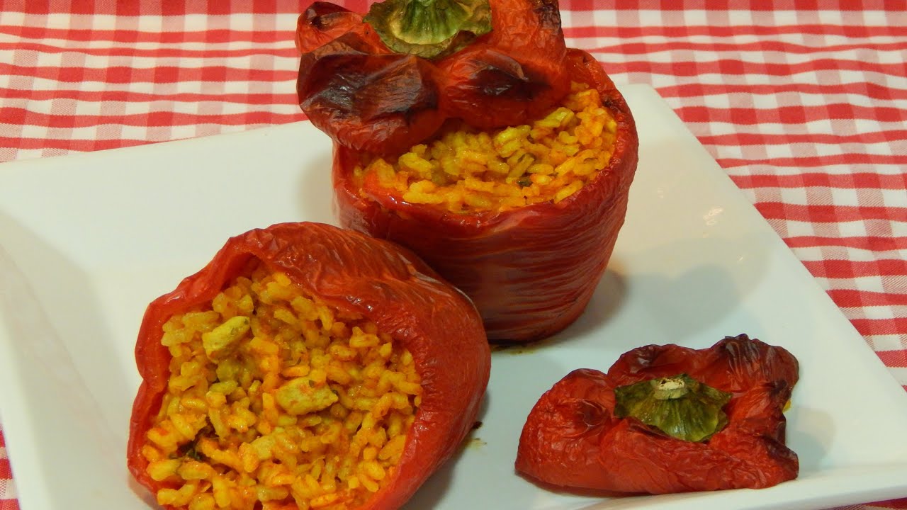 Cómo hacer pimientos rellenos de arroz / Receta fácil y tradicional