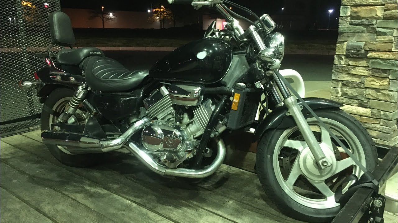 1997 Honda Magna VF750C Vance and Hines Exhaust Sound GREAT!
