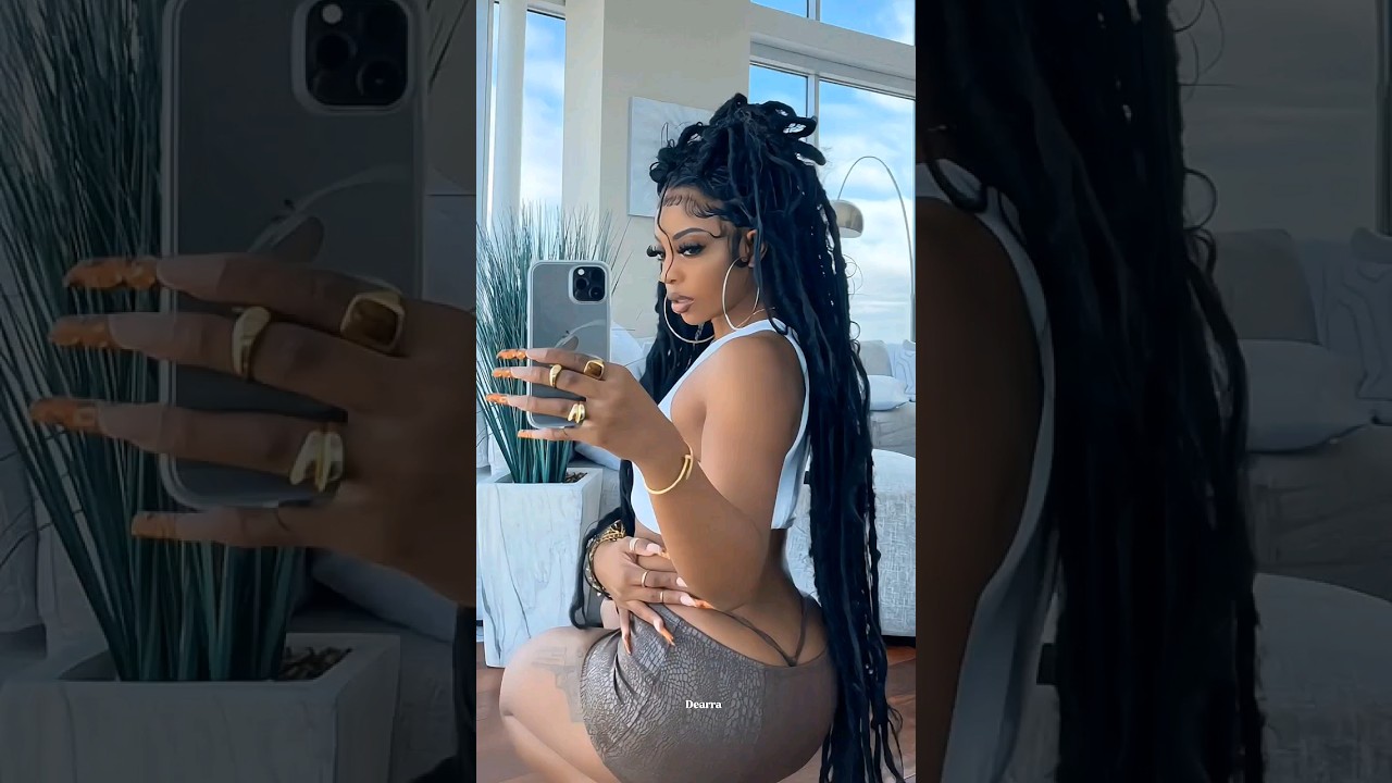 This hair on dearra is such a serve 😍🔥..#dearra #dearrataylor #locs #styleinspo #celebnews