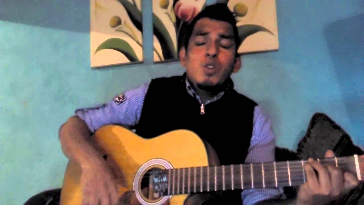 Una cuarta mas abajo del ombligo.Chema Mateos