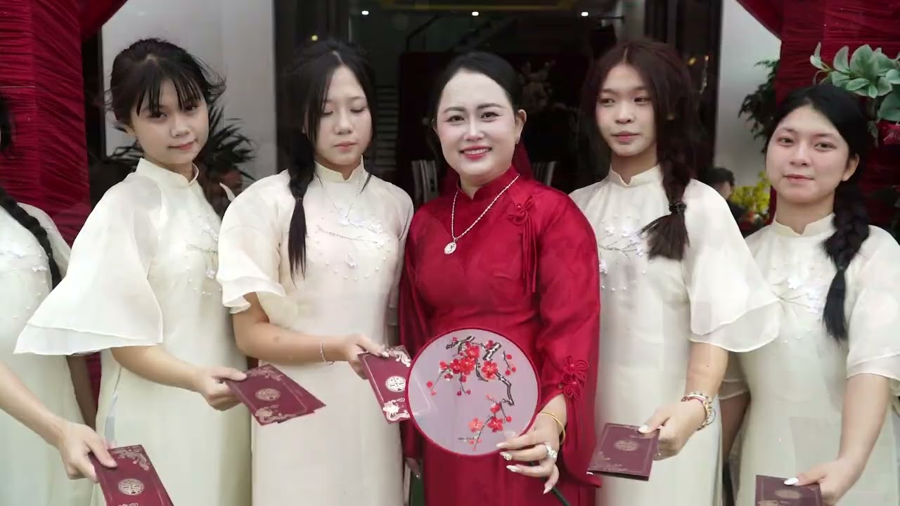 Trung Thuỷ   Huyền Trang