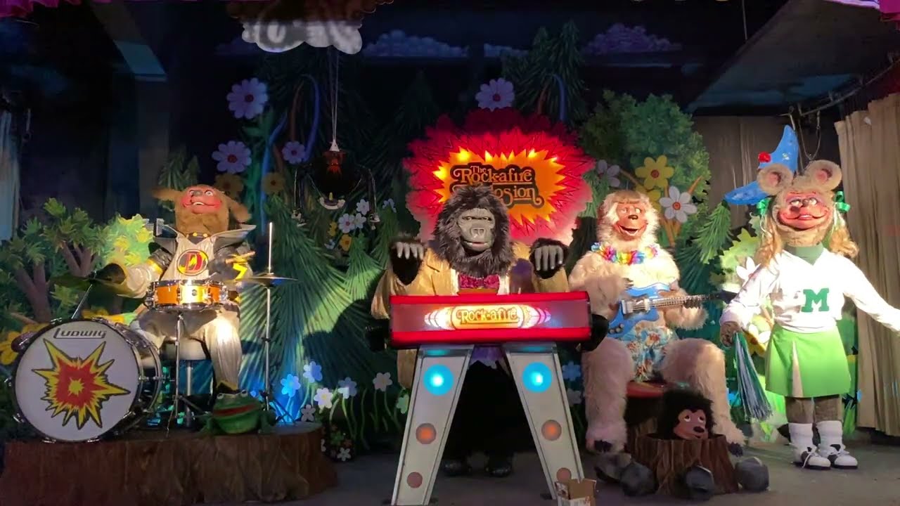The Lion Sleeps Tonight - The Rock-afire Explosion at Billy Bob’s Wonderland