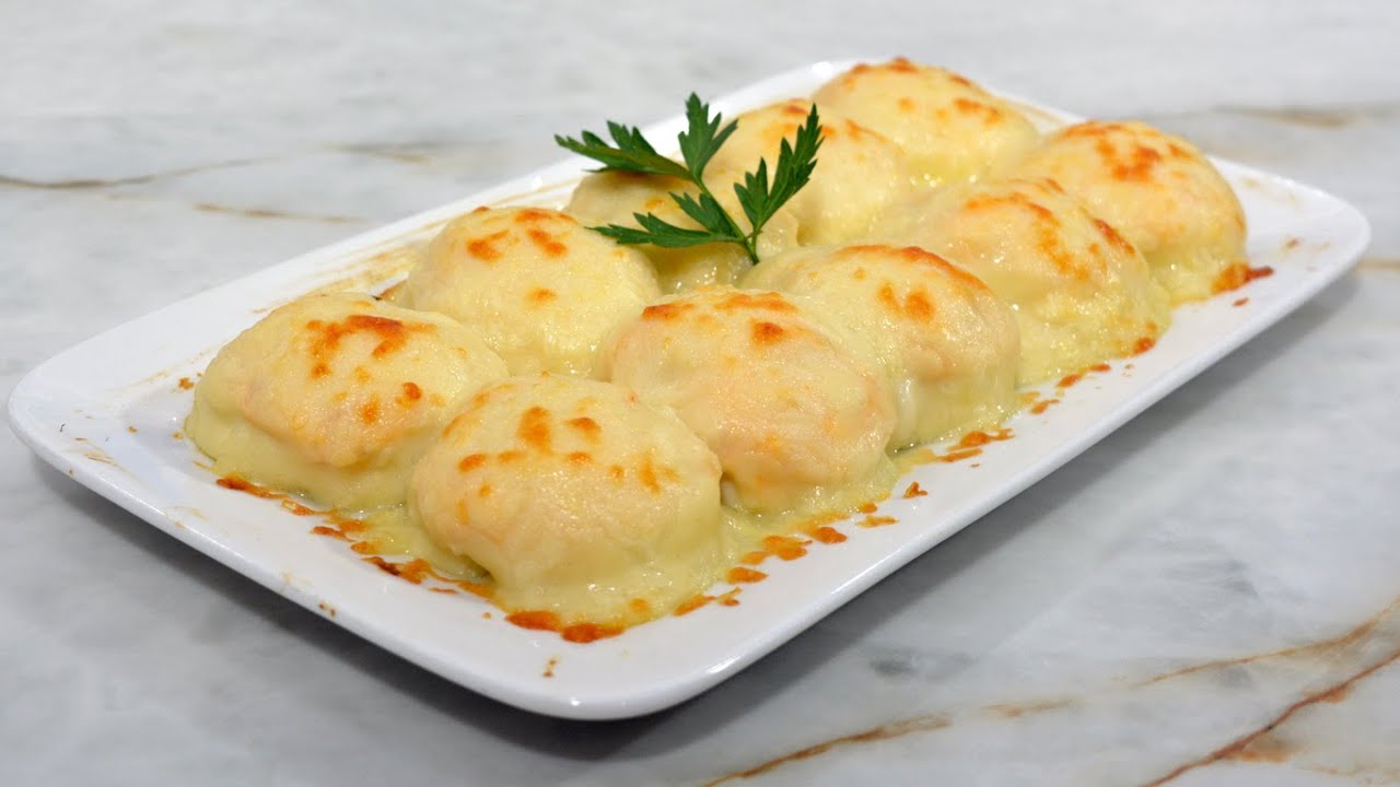 Huevos rellenos de gambas y bechamel gratinada con queso By #javierromero