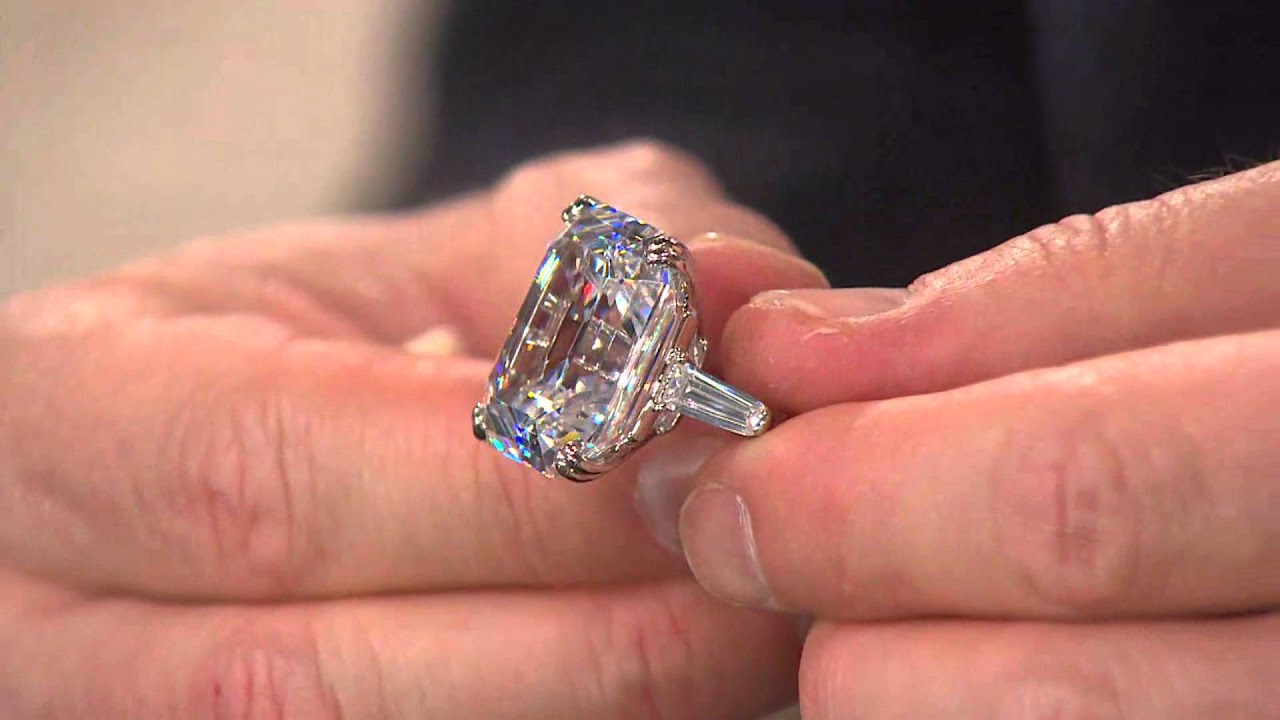 The Elizabeth Taylor 7.20cttw Simulated Diamond Ring with Lisa Robertson