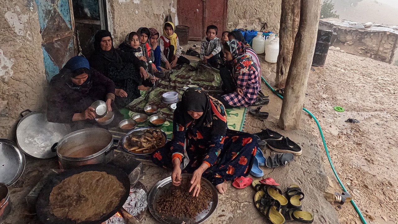 Having Breakfast on Beautiful Rainy Day _ Village Lifestyle of Iran (2022)