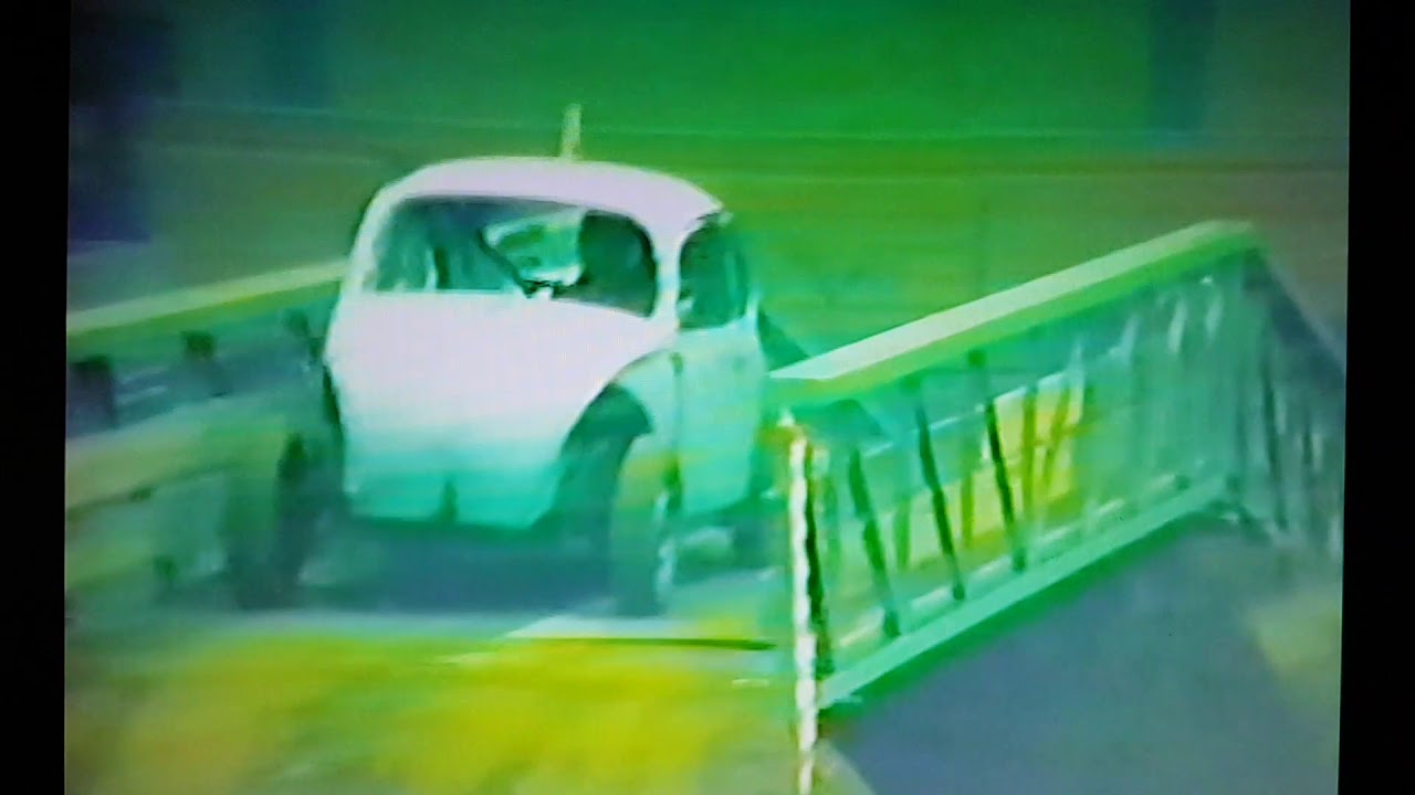 Autocross indoor Rijnhal januari'86 2e manche standaard klasse.