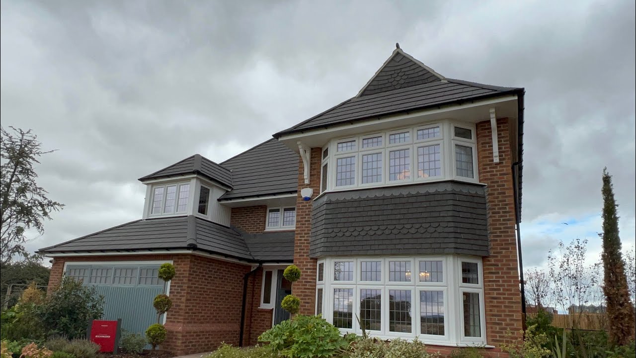 The Richmond 4 bedroom showhome by Redrow homes