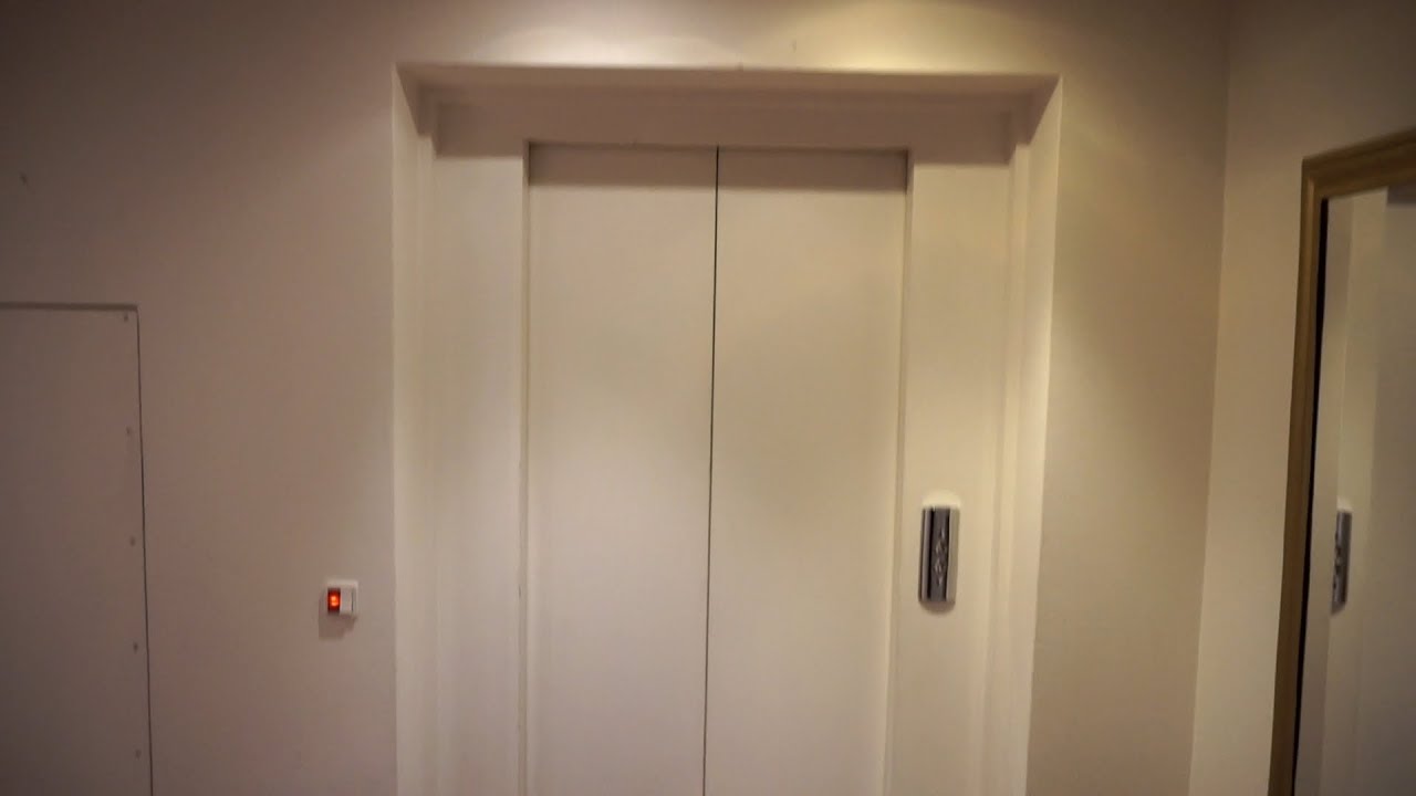 1994 OTIS 2000 E traction elevator @ Lindevangs Allé 3, Frederiksberg, Denmark