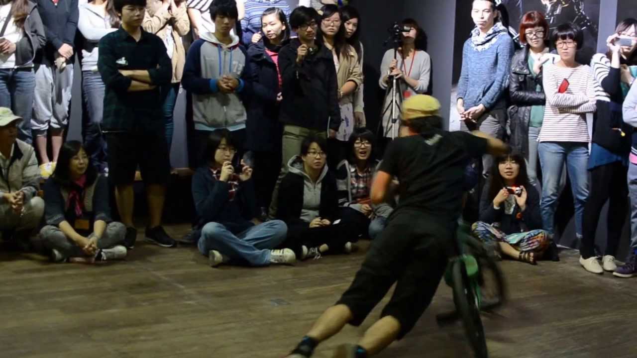 TURNTABLE RIDER performance at MOCA part2