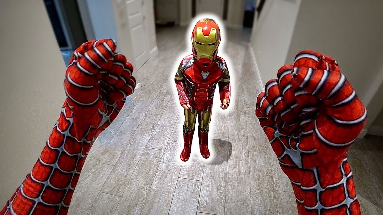 SPIDERMAN VS IRONMAN EM BATALHA DE SUPER-HERÓIS - Marcos e Brancoala