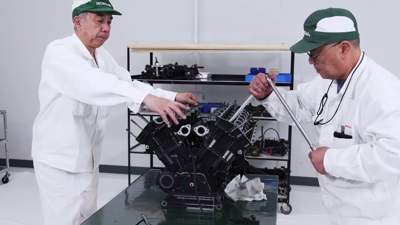 Smontaggio dell'ultimo motore Honda V10 F1 di Senna #1