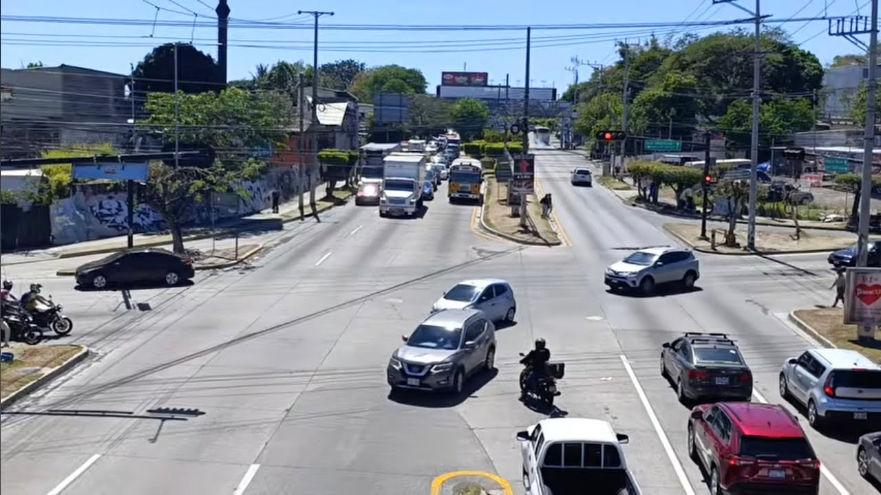 BULEVAR CONSTITUCIÓN DE SAN SALVADOR EL SALVADOR 