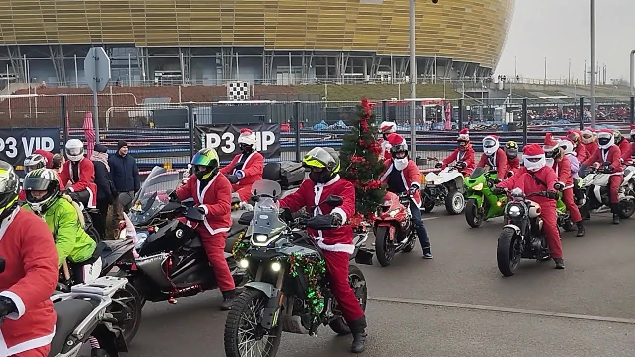 Rekordowy 23 Zlot Mikołajów na motocyklach przy stadionie Polsat Plus Arenie w dniu 7.12.2025