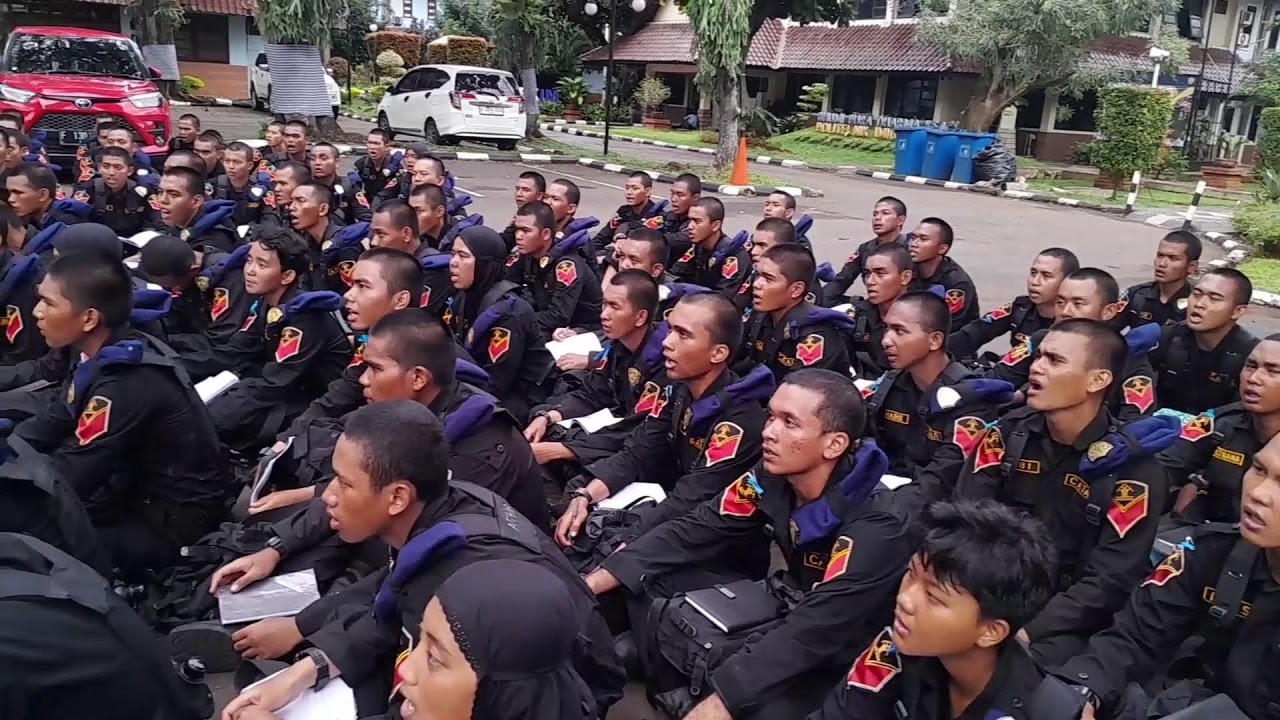 Live . . sore hari CATAR POLTEKIM