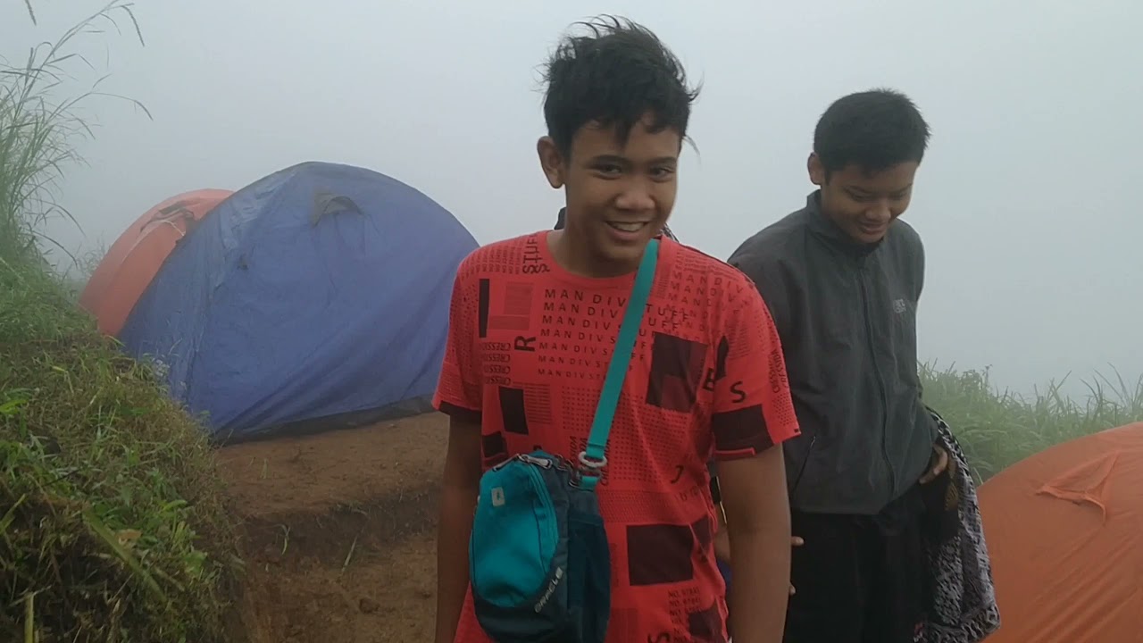 Diselimuti Hawa Dingin Dan Kabut Tebal Saat MauTurun Dari Puncak Janglangas