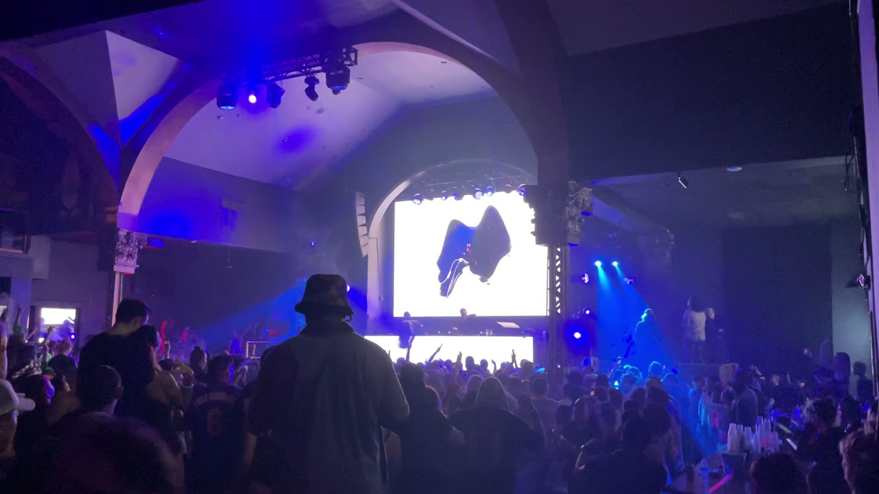 Marshmello & Halsey - Be Kind (Peekaboo Remix) Live